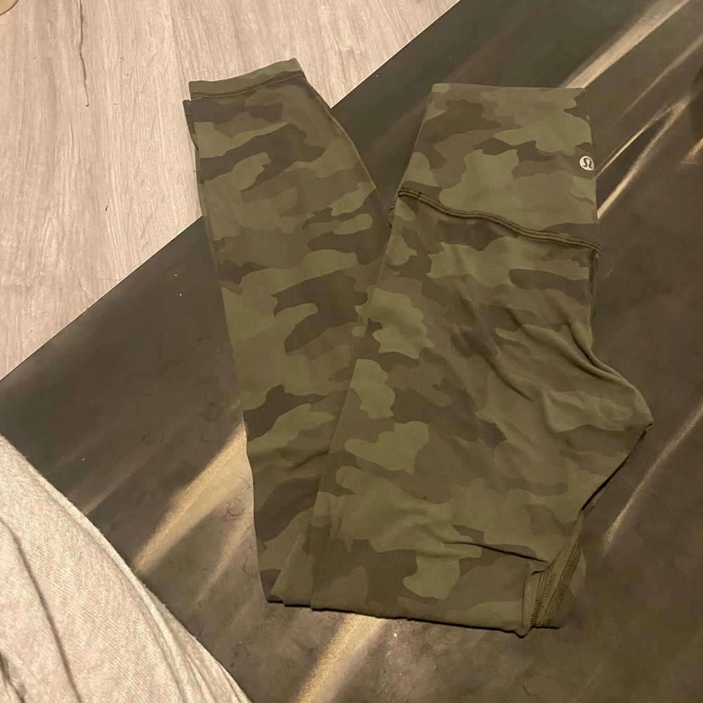 COPY - Lululemon camo aligns